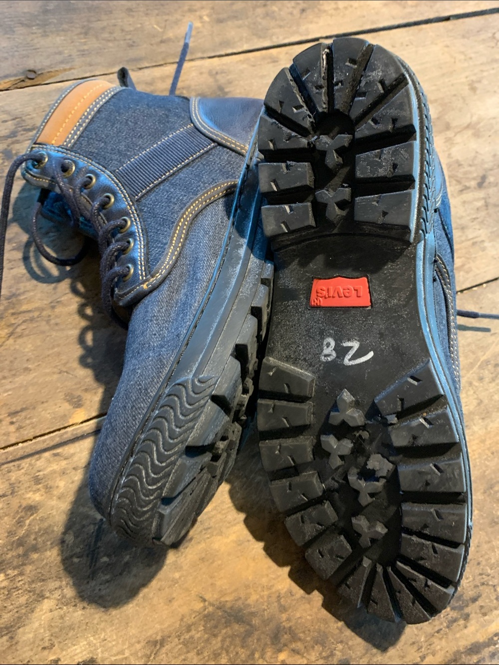 NWOT Levi's Denim and Leather Forrest Boots - Picture 8 of 11